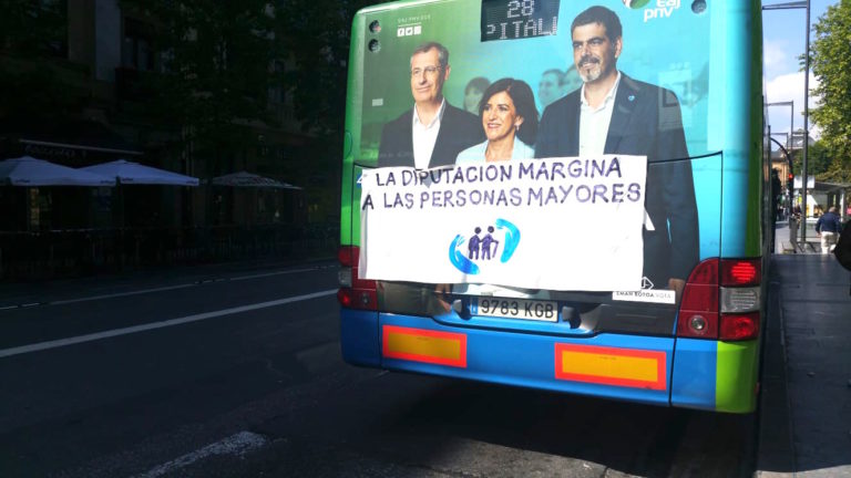 «Aldundiak pertsona helduak baztertzen ditu»