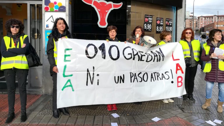 El ayuntamiento de Bilbao y Lanalden siguen sin querer resolver el conflicto en el octavo día de huelga del servicio 010