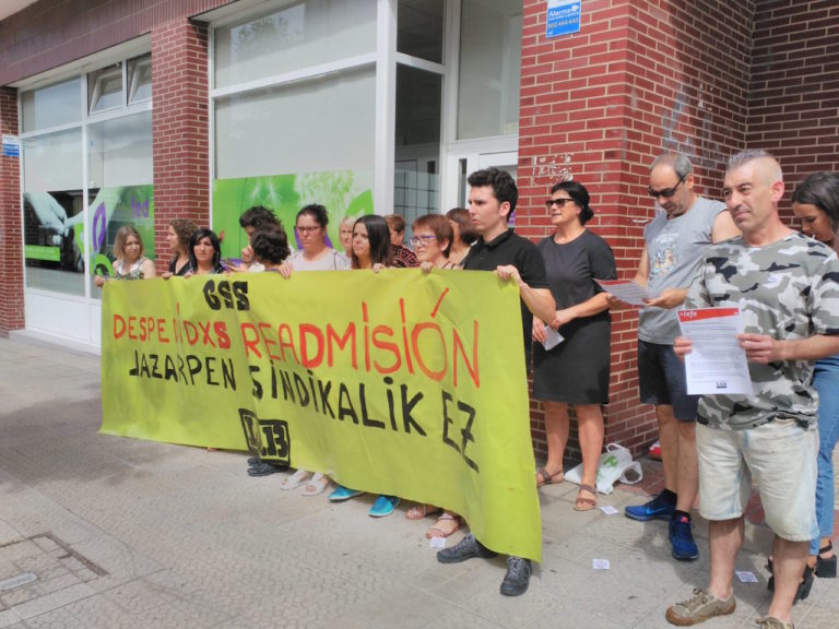 GSS enpresaren aurrean mobilizatu gara, kaleratzeak eta jazarpen sindikala salatzeko