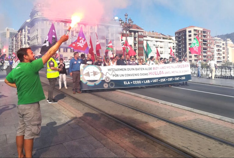 Urkulluren dimisioa eskatu dugu Bizkaiko Metalgintzako langileei bizkarra emateagatik eta patronalarekin lerrokatzeagatik