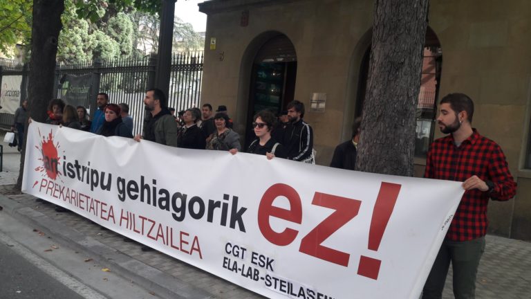 Barasoainen hildako garraiolariaren eta prekarietateak hildako langileen lan heriotzak salatu ditugu Iruñean