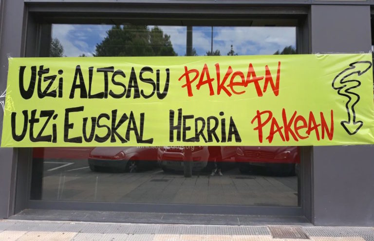 Altsasukoekiko basakeria salatu eta eskubide zibil eta politikoen alde borrokatzera deitzen dugu