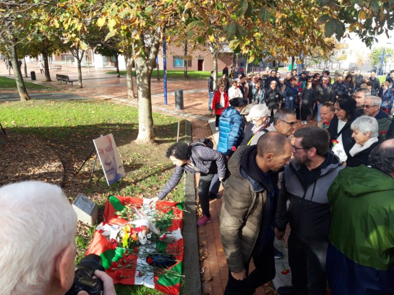 Santi Brouard eta Josu Muguruza gogoan izan ditugu