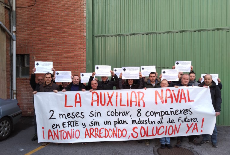 La Auxiliar Navaleko langileek kezka agertu dute enpresa jasaten ari den egoera kritikoaren harira