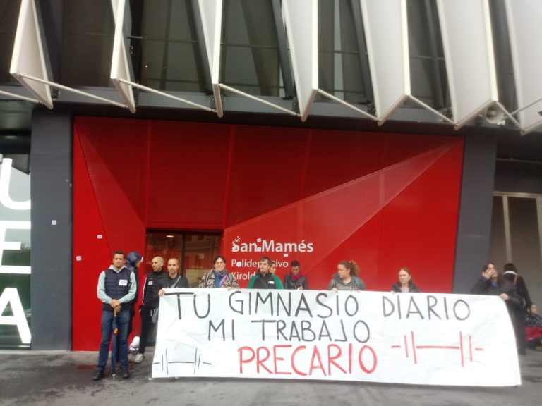 Bizkaiko kirolguneetako langileek bigarren greba astea abiatu dute, San Mamesen protesta eginda