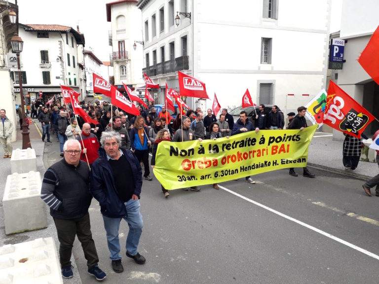 Ipar zein Hego Euskal Herrian pentsio duinen alde mobilizatzeko deia luzatu dugu Hendaian, urtarrilaren 30eko Greba Orokorra mugarri