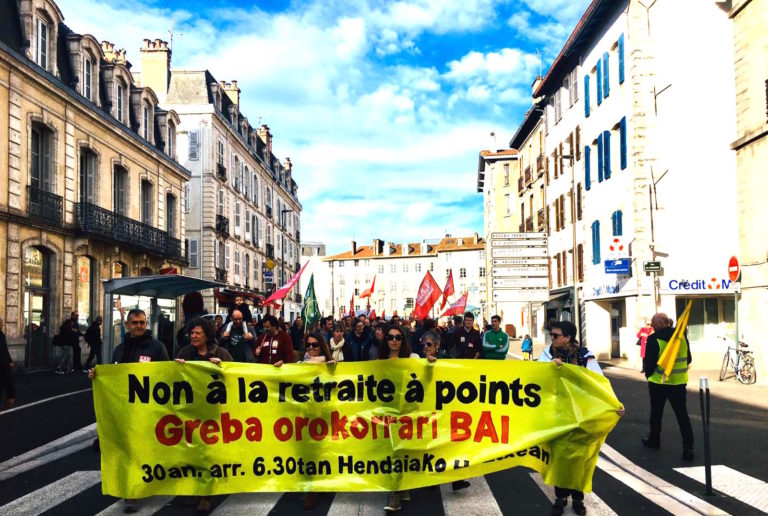 Beste indar erakustaldi bat egin dugu Baionan, erretreten erreformaren aurkako manifestazioarekin