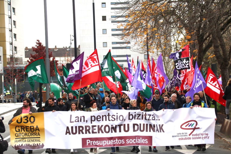 Urkulluk ukatu egin dio bilera Eskubide Sozialen Kartari; aldiz, Chivitek hilaren 27rako jarri du hitzordua