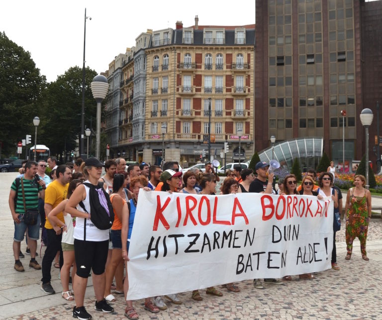 Behin behinekoz bertan behera utzi ditugu Bizkaiko kiroldegi eta kirol-zelaietako grebak, patronalaren proposamena zentroz-zentro bozkatzeko