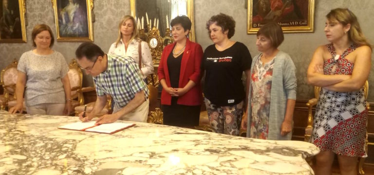 Hezkuntza Itunaren sindikatu sinatzaileok 2020rako Nafarroako aurrekontuen bidez hura betetzea eta garatzea eskatu dugu