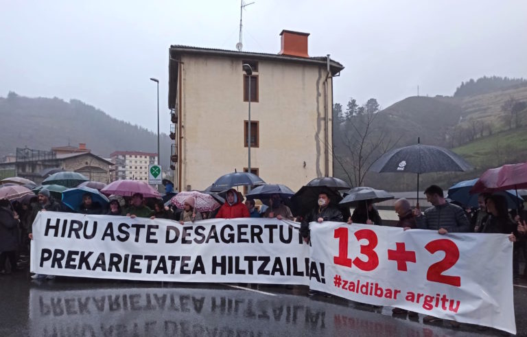 Odolusteak ez duela etenik salatu dugu, Alberto Sololuze eta Joaquin Beltran desagertu zirenetik hiru aste igaro direnean