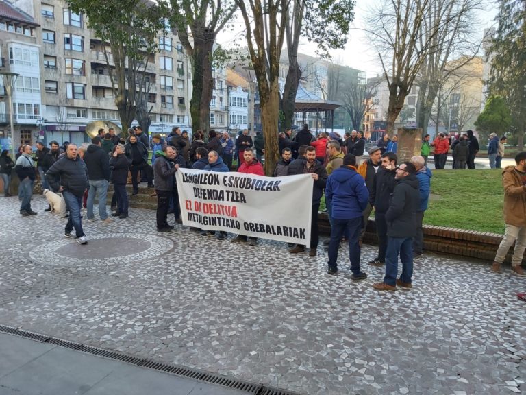 Langileon eskubideak defendatzea ez dela delitu aldarrikatu dugu Durangon