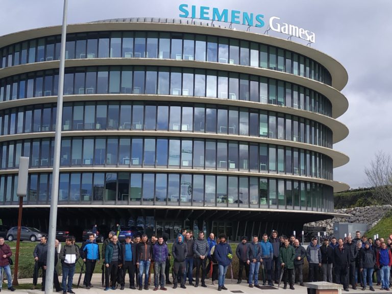 Greba mugagabea abiatu dute Asteasuko Siemens-Gamesan