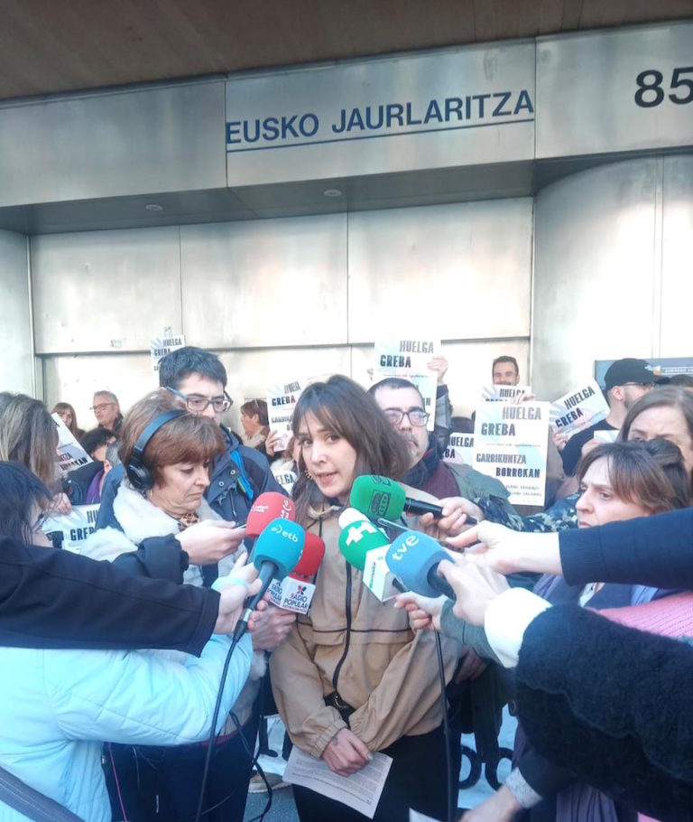 Eusko Jaurlaritzak ondorio praktikorik gabe utzi du Hezkuntza Sailaren Garbikuntza Zerbitzuko Greba