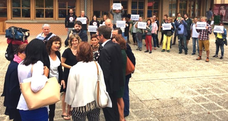 Cristina Uriarteren planak ez die erantzuten hezkuntza-komunitatearen beharrei