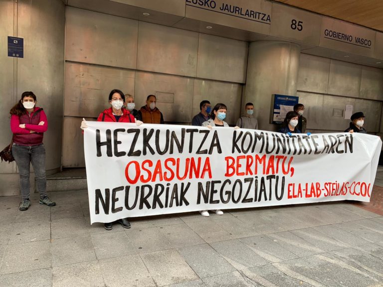 Hezkuntza komunitatearen osasuna bermatzeko exijitu diogu Jaurlaritzari, sindikatuekin neurriak adostuta