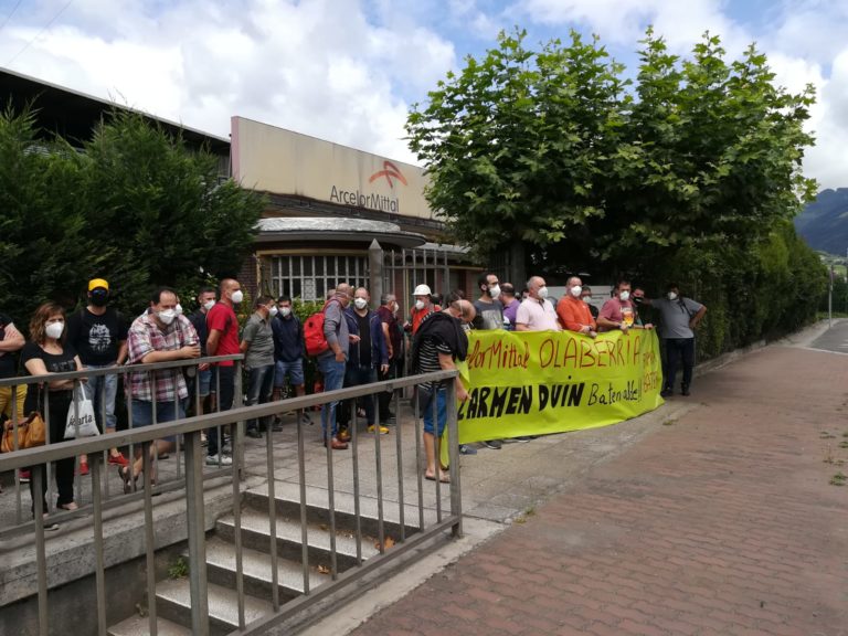 Los trabajadores y las trabajadoras de Arcelor Mittal Olaberria inician paros porque la empresa sigue sin atender sus reivindicaciones