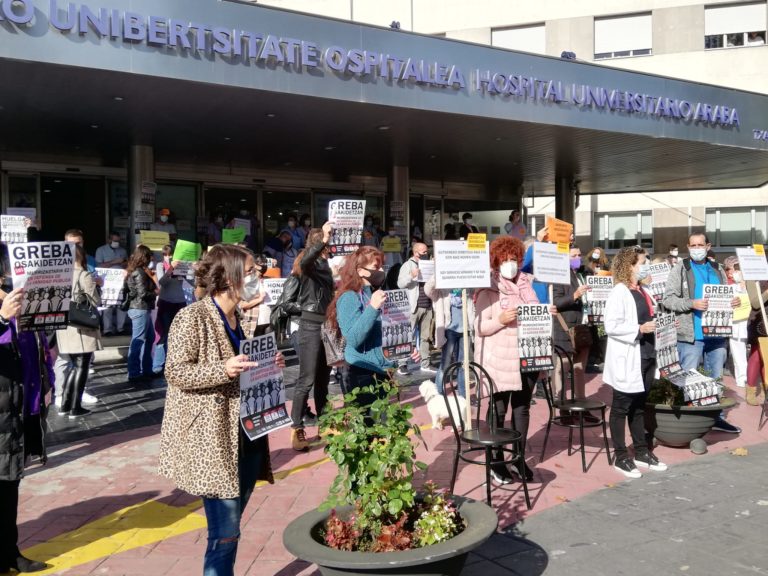 Nos hemos movilizado en Araba en defensa de una sanidad pública de calidad