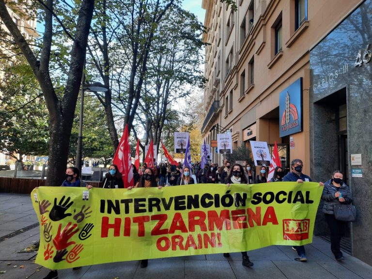 “Elkarrekin indartsuagoak gara, elkartuta lor dezakegu”, aldarrikatu dute Nafarroako Esku-hartze Sozialeko langileek