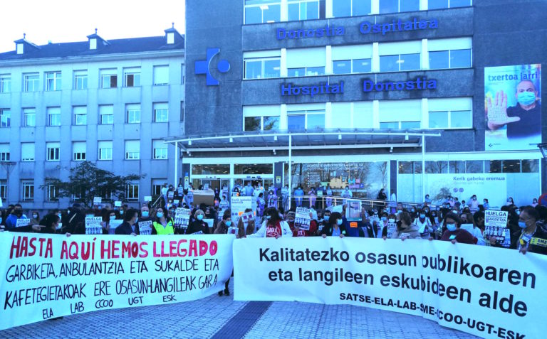 Ospitale eta osasun etxeen aurrean mobilizatu gara berriro,  osasungintza publikoaren defentsan