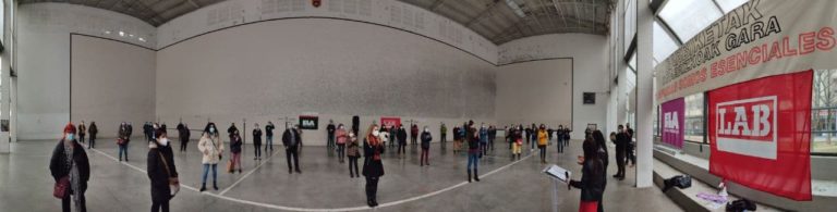 Nafarroako Garbiketen sektoreko dozenaka delegatuk batzarra egin dute, hitzarmenaren negoziazioen bidean mobilizazioen garaia iritsi dela iragartzeko