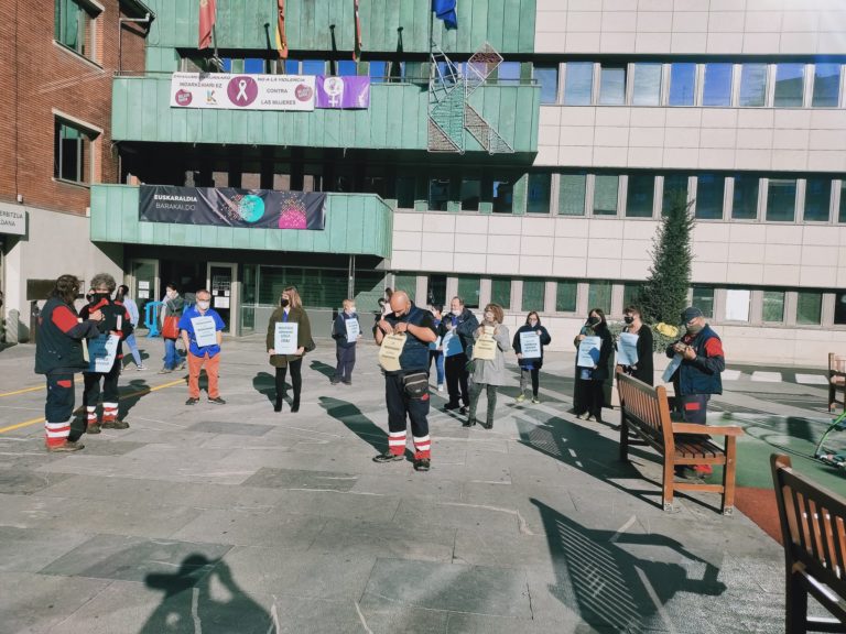 USOAko enpresa-batzordeak mobilizazioei ekin die berriro hitzarmenaren negoziazioak duen blokeoa salatzeko