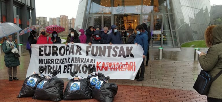 Egungo eredu ekonomikoa erabat aldatzea ezinbestekoa dela aldarrikatu dugu