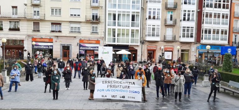 Las trabajadoras de residencias de Araba han realizado una nueva jornada de huelga en defensa de un convenio digno