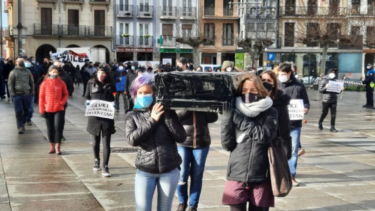 Hemos denunciado la sangría de los accidentes y enfermedades profesionales ante los gobiernos de Nafarroa y de la CAV