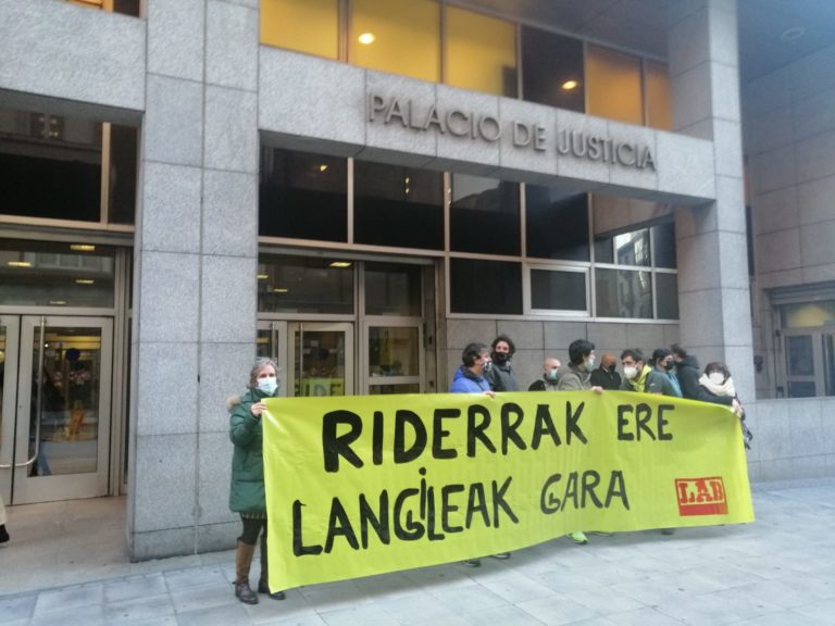 El acuerdo de la patronal, CCOO, UGT y Madrid sobre los y las repartidoras de plataformas digitales es totalmente insuficiente y deja las puertas abiertas a la precariedad