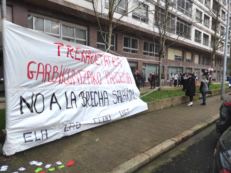Las trabajadoras de limpieza de edificios y locales de Gipuzkoa se movilizan ante la patronal contra la brecha salarial