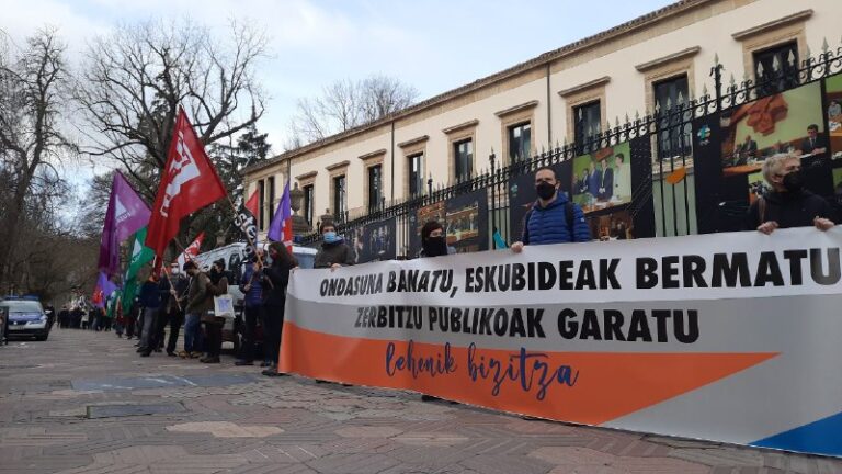 Hemos denunciado ante el Parlamento de Gasteiz que los presupuestos de la CAV no tienen en cuenta las prioridades de la mayoría social