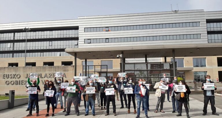 Nos hemos movilizado en los centros de trabajo en favor de la consolidación del empleo público, con la huelga del 22 de abril muy presente