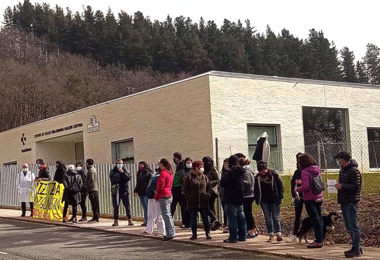 Urkulluren aurrean mobilizatu gara, murrizketen aurka