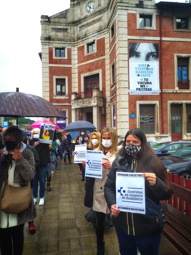 Las trabajadoras de limpieza de Osakidetza anuncian movilizaciones en defensa de sus condiciones laborales