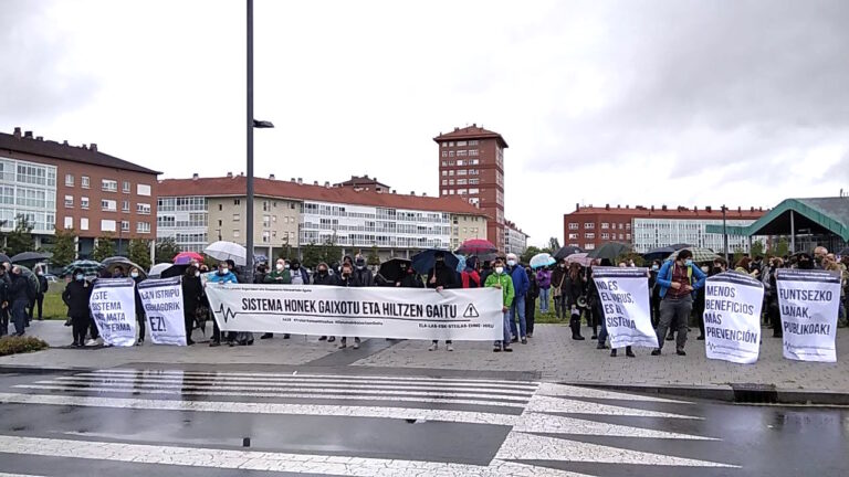 Nos hemos movilizado ante el Gobierno Vasco en defensa de la salud de las y los trabajadores