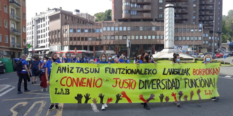 Nos hemos movilizado por el convenio de diversidad funcional de Bizkaia