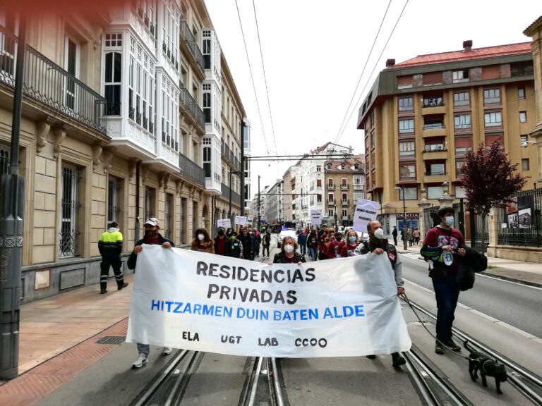 Hemos secundado una nueva jornada de huelga en las residencias de mayores de Araba en defensa del convenio