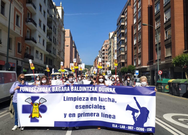 Las trabajadoras de limpieza de Osakidetza han vuelto a reivindicar que son esenciales