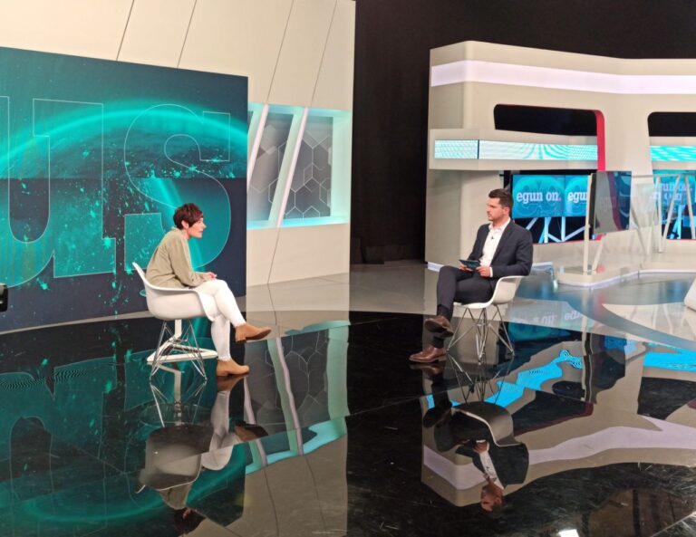 Lan erreforma indargabetzeko presio soziala ezinbestekoa dela berretsi du Garbiñe Aranburuk