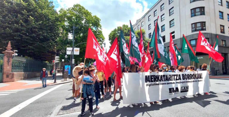 Lo hemos reivindicado alto y claro en la huelga del comercio: no vamos a permitir que sean las últimas dependientas, cajeras y reponedoras