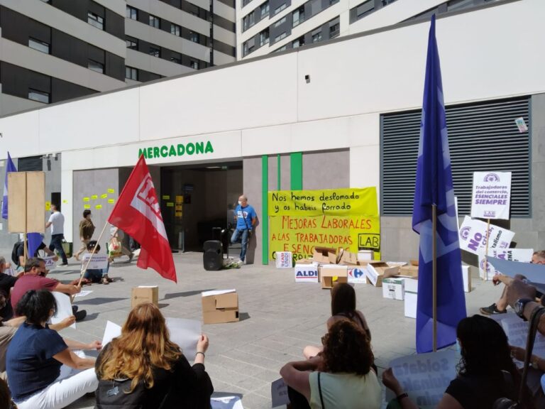 Hemos reivindicado en Iruñea, de supermercado a supermercado, que las trabajadoras del comercio alimentario también son esenciales
