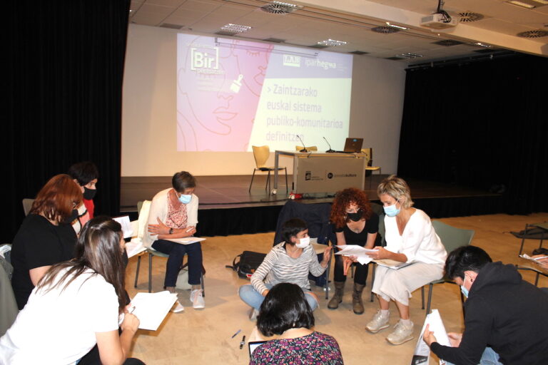 Hemos llevado a cabo una jornada para definir el sistema público comunitario de cuidados de Euskal Herria