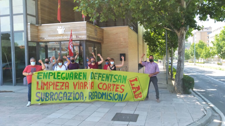 Hemos denunciado el despido de los trabajadores de limpieza viaria de Cortes por vulneración de su derecho a la subrogación