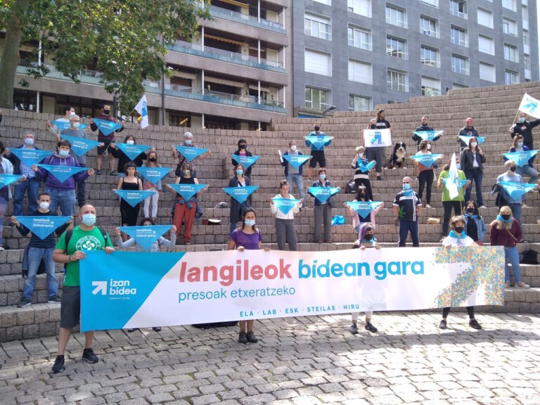 Nos hemos movilizado en Gasteiz en defensa de los derechos de las y los presos