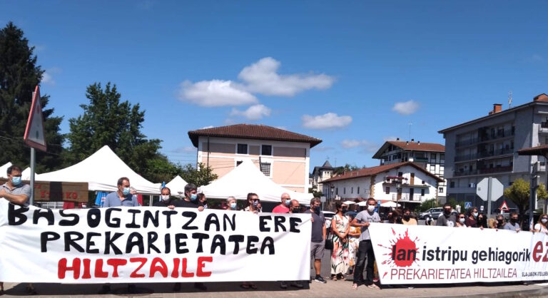 Concentraciones en Muxika e Iruñea para denunciar la sangría de muertes laborales