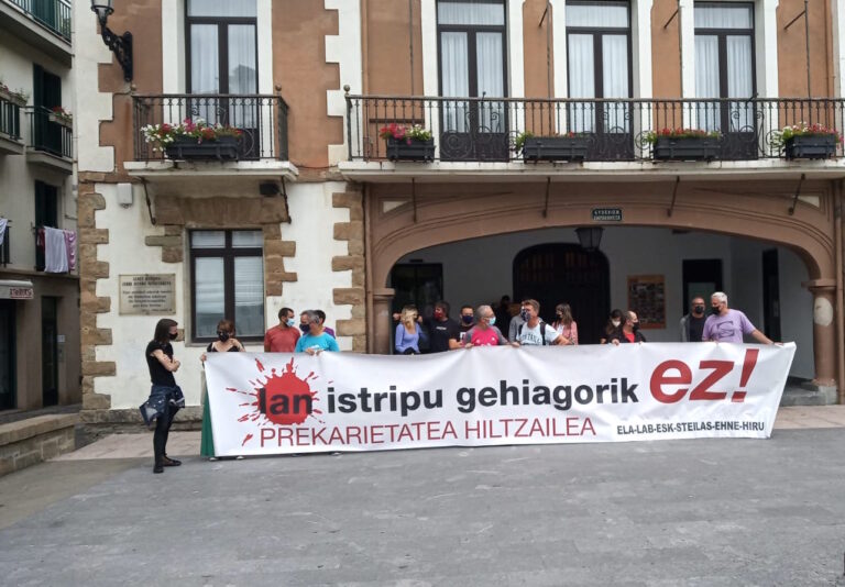 Hemos denunciado en Getaria la muerte de Krispin Lazkano, última víctima de la sangría ocasionada por la siniestralidad laboral