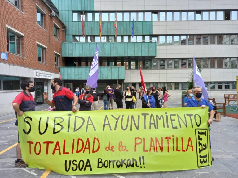 USOAko gerentzia eta arduradun politikoen jarrera manipulatzailea salatzen dugu