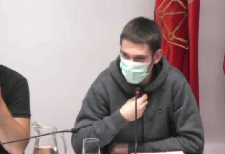 Hemos reclamado en el Parlamento de Nafarroa que se tengan en cuenta, no sólo las necesidades climáticas y energéticas, sino también las condiciones de vida y trabajo de las personas