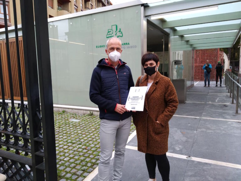 Hemos interpelado al Parlamento de Gasteiz para que construya una hoja de ruta con el objetivo de avanzar en la soberanía y mejorar las condiciones de trabajo y de vida con las actuales competencias